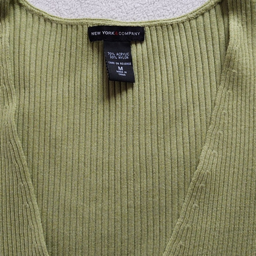 NY Co bright green ribbed short sleeve sweater - Picture 4 of 5